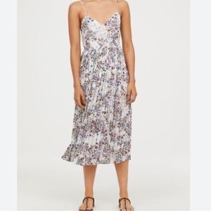 {NWOT} H&M sleeveless floral dress